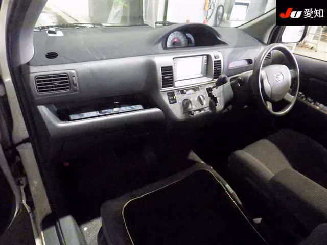 TOYOTA RAUM