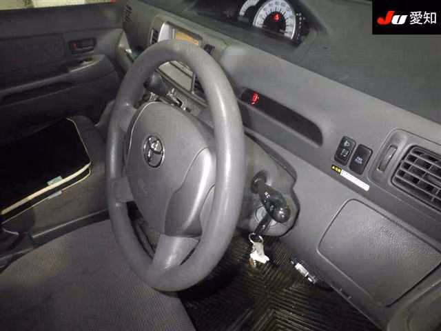 TOYOTA RAUM