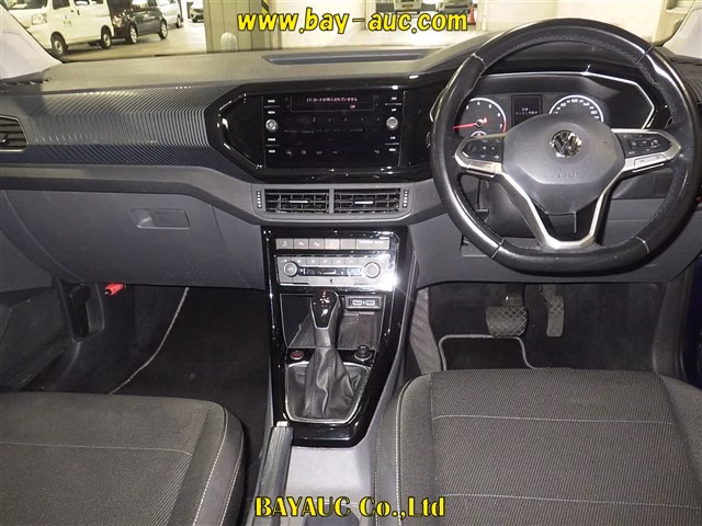 VOLKSWAGEN T-CROSS