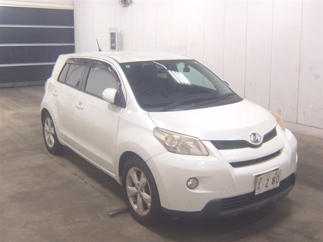 TOYOTA IST