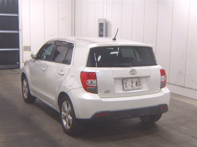 TOYOTA IST