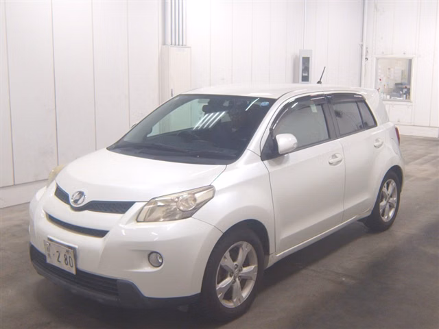 TOYOTA IST