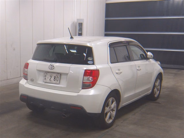 TOYOTA IST