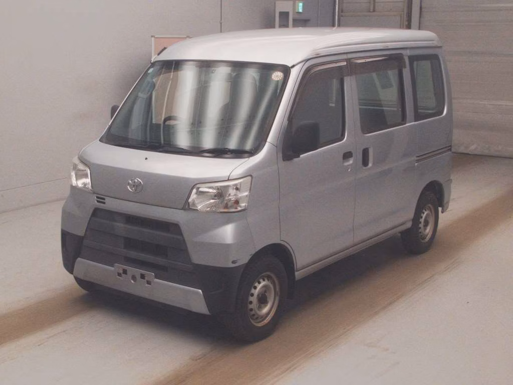TOYOTA PIXIS VAN