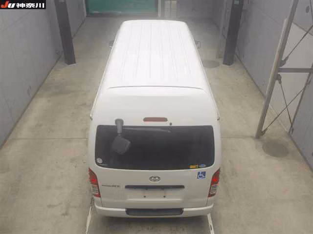 TOYOTA REGIUS ACE