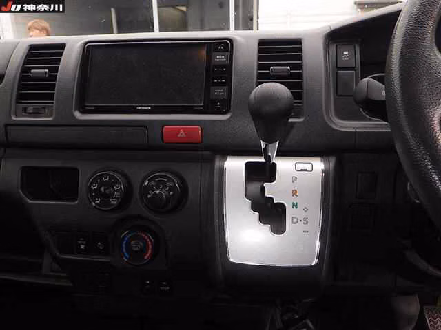 TOYOTA REGIUS ACE