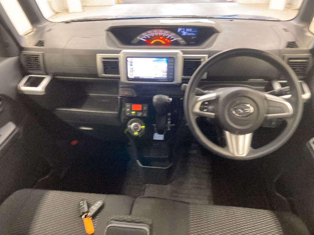 DAIHATSU WAKE