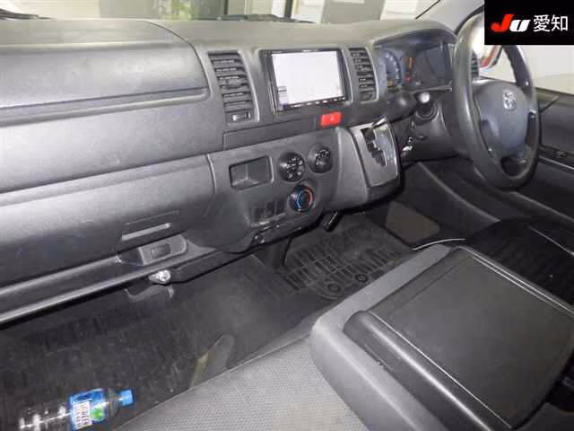 TOYOTA REGIUS ACE