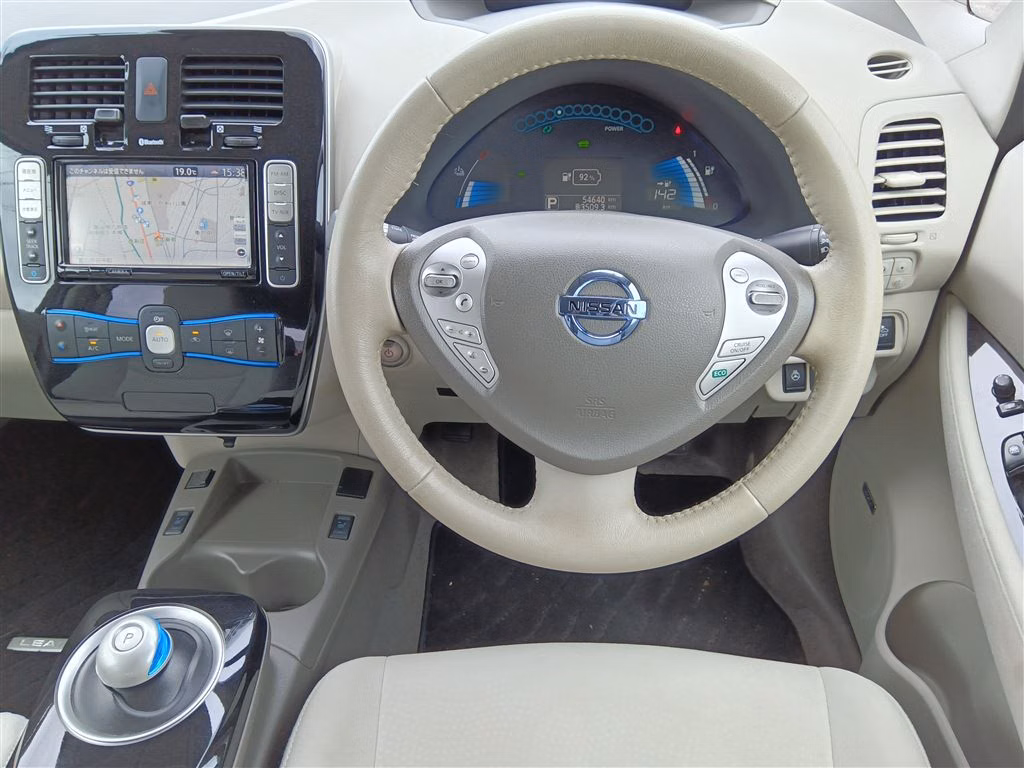 NISSAN LEAF