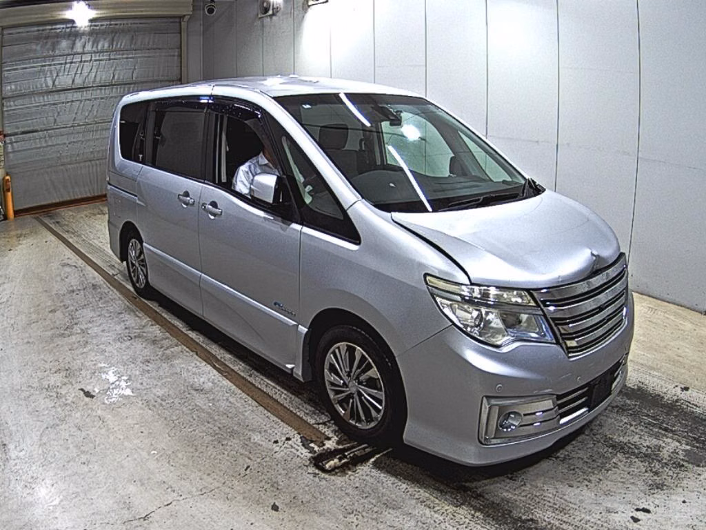 NISSAN SERENA