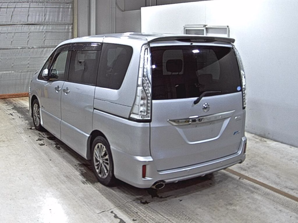 NISSAN SERENA