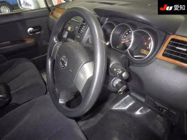 NISSAN TIIDA LATIO