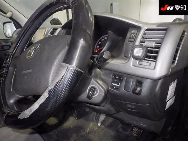 TOYOTA REGIUS ACE