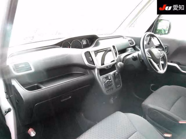 MITSUBISHI DELICA D:2
