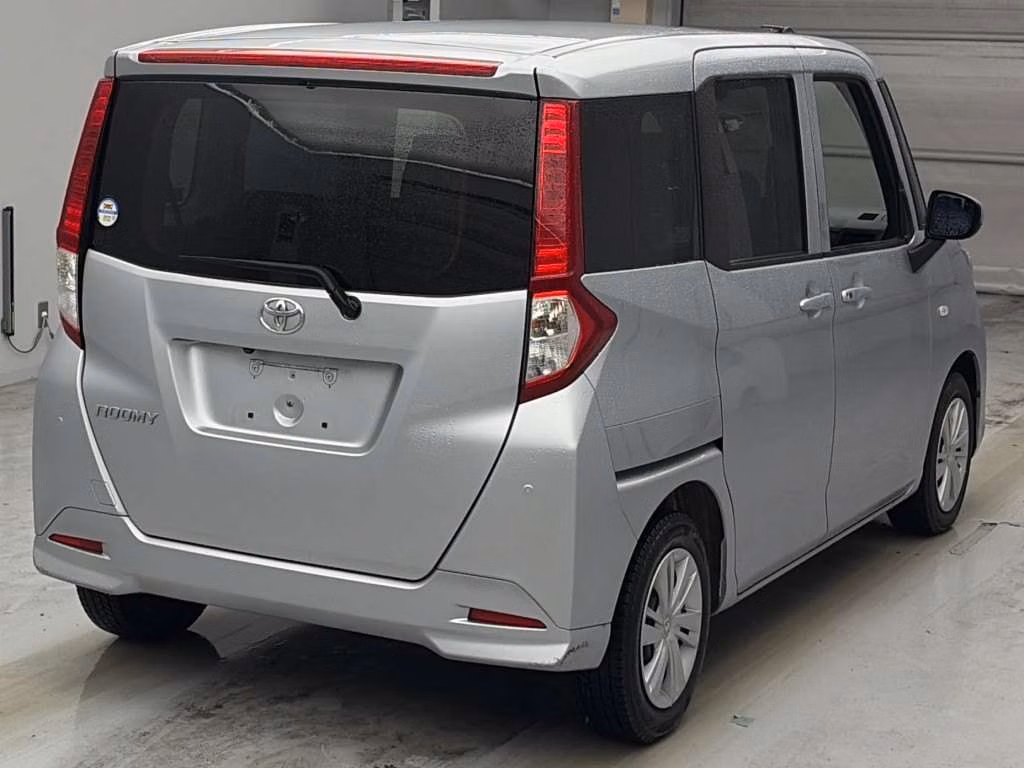 TOYOTA ROOMY