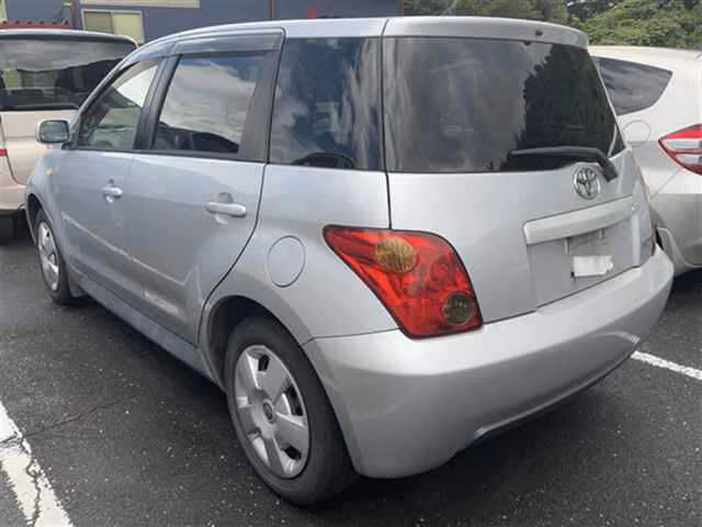 TOYOTA IST