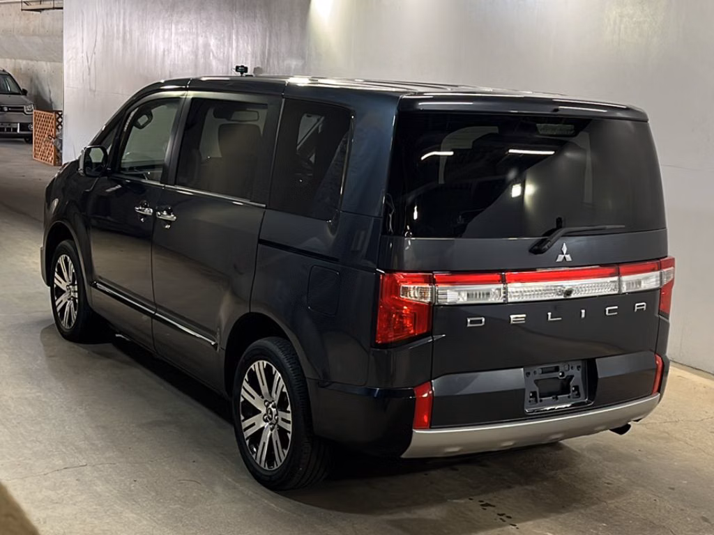 MITSUBISHI DELICA D:5
