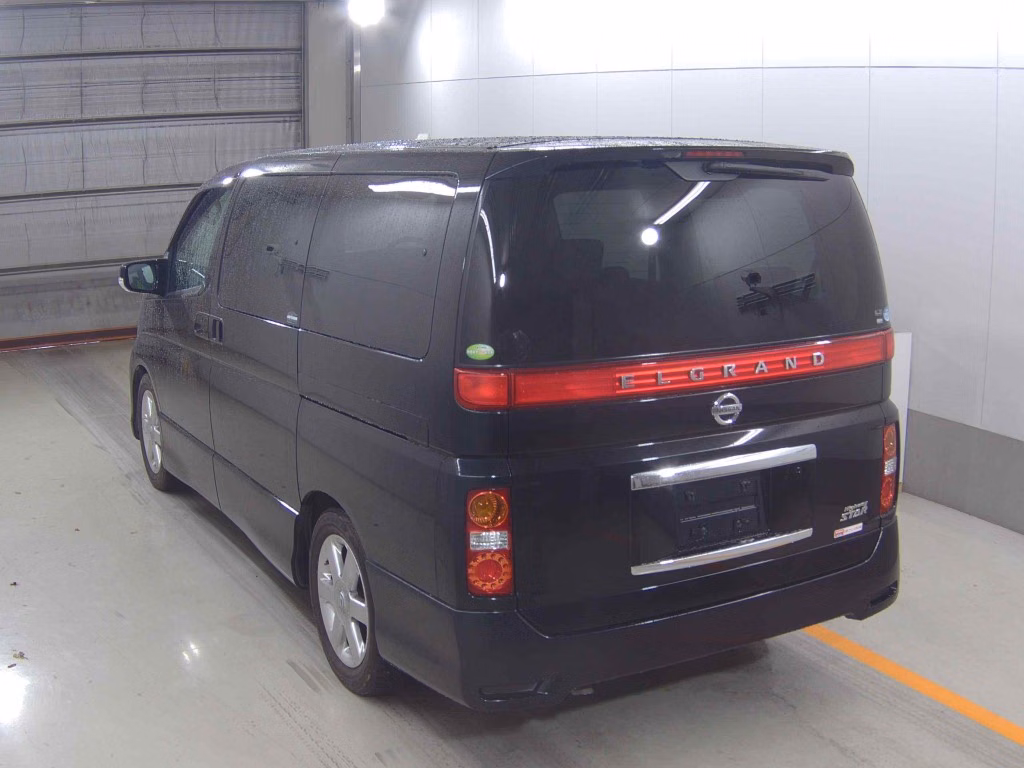 NISSAN ELGRAND