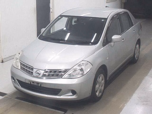 NISSAN TIIDA LATIO