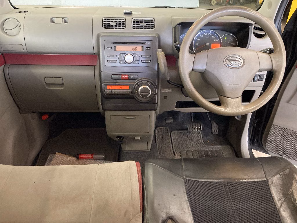 DAIHATSU MOVE CONTE