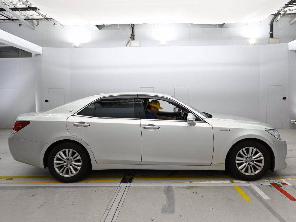 TOYOTA CROWN