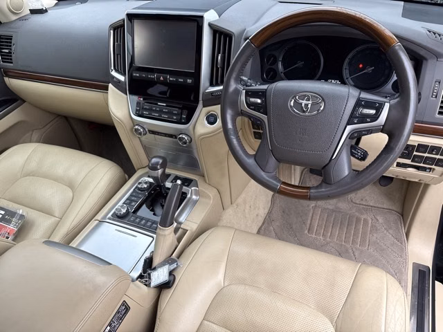 TOYOTA LAND CRUISER