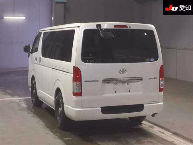 TOYOTA REGIUS ACE