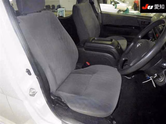 TOYOTA REGIUS ACE