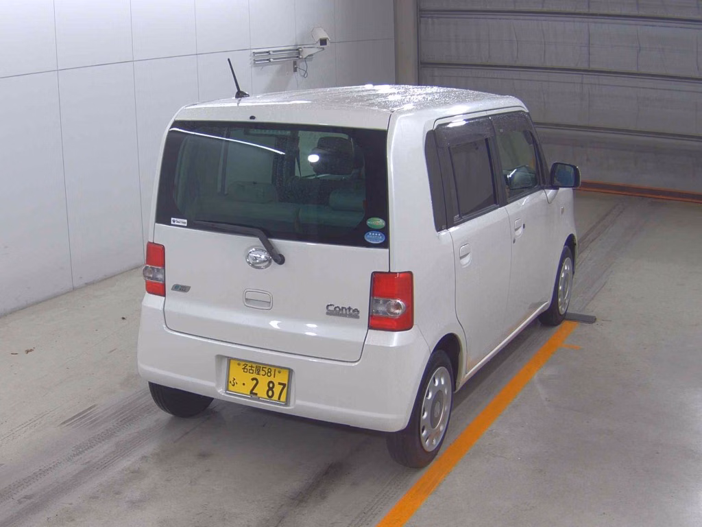 DAIHATSU MOVE CONTE