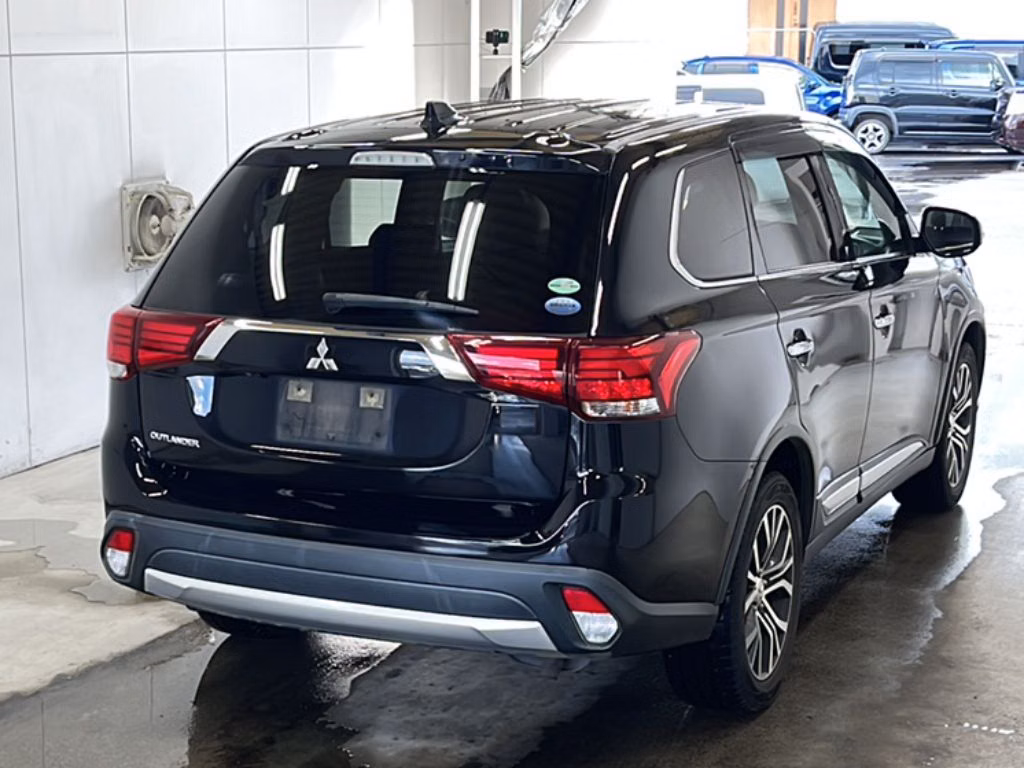 MITSUBISHI OUTLANDER