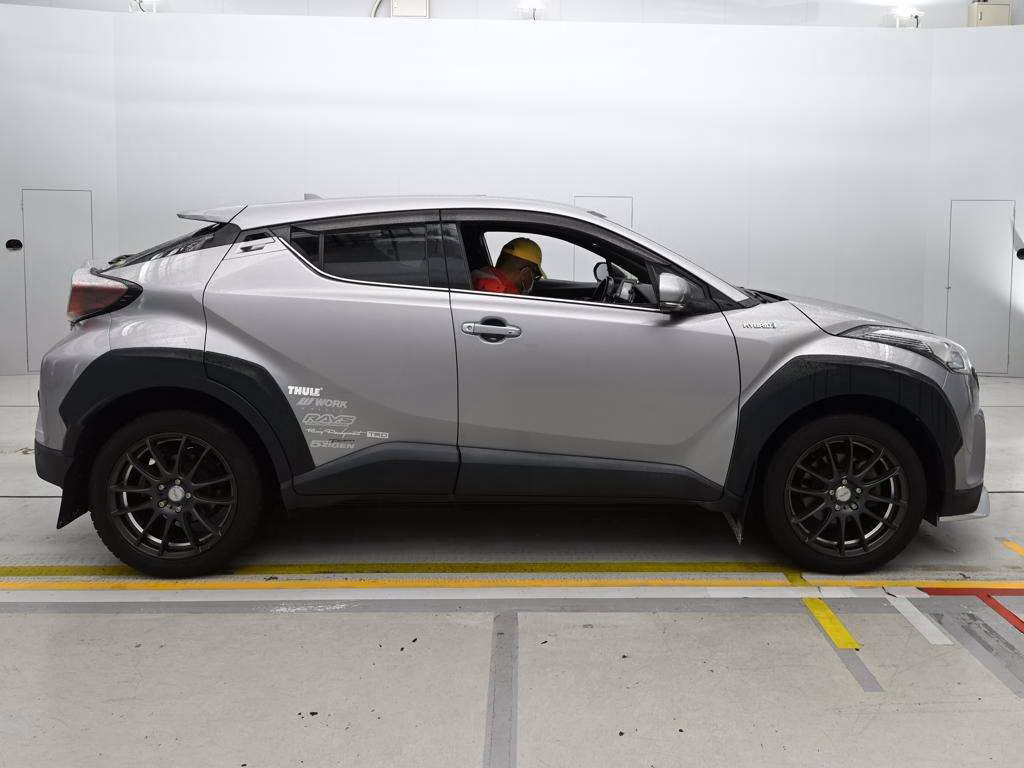 TOYOTA C-HR