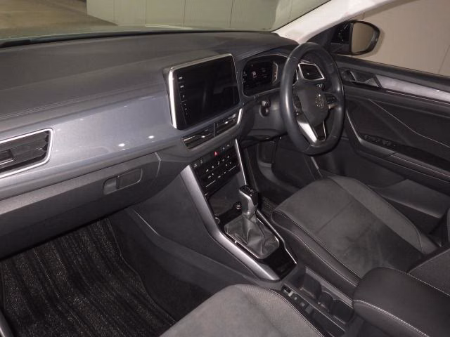 VOLKSWAGEN T-ROC