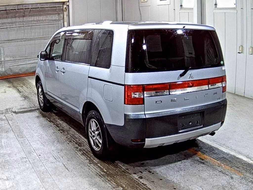MITSUBISHI DELICA D:5