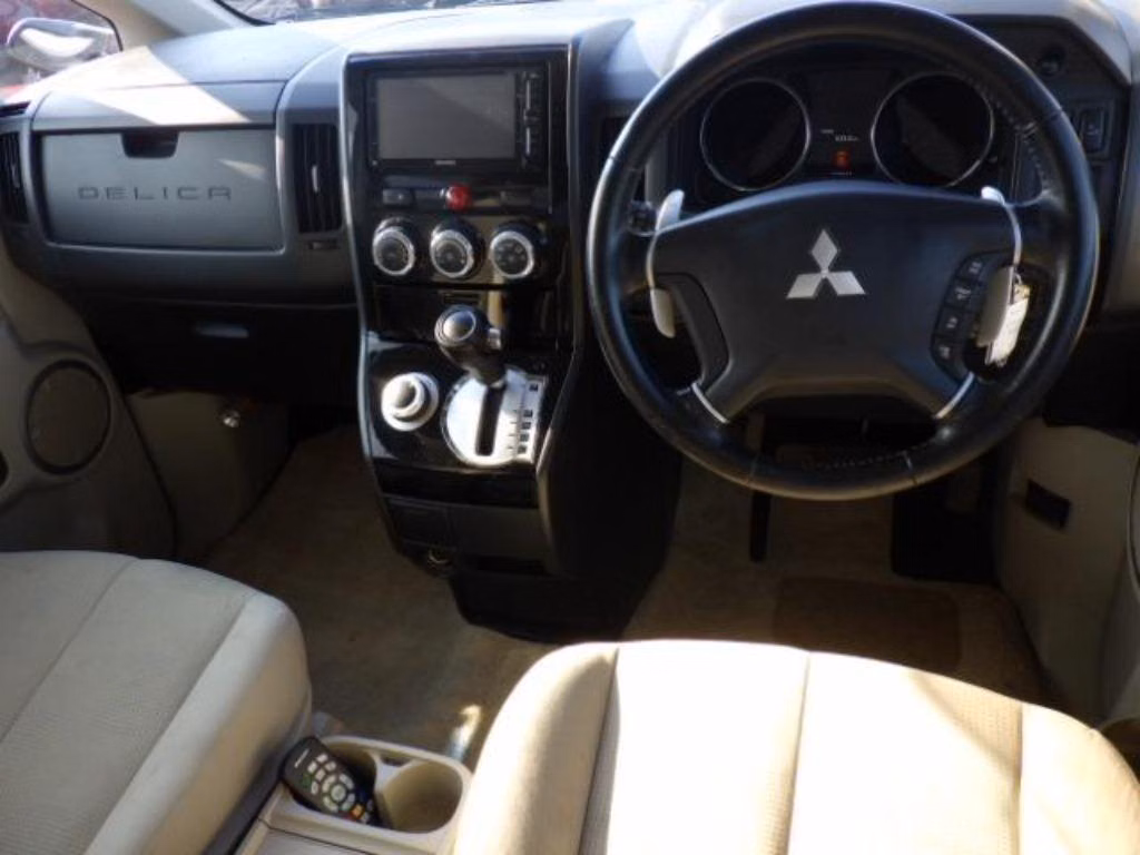 MITSUBISHI DELICA D:5