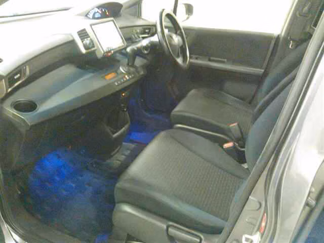 HONDA FREED SPIKE