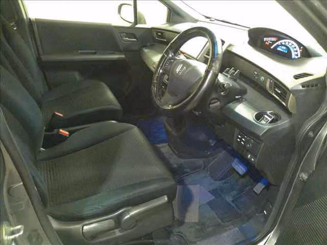 HONDA FREED SPIKE
