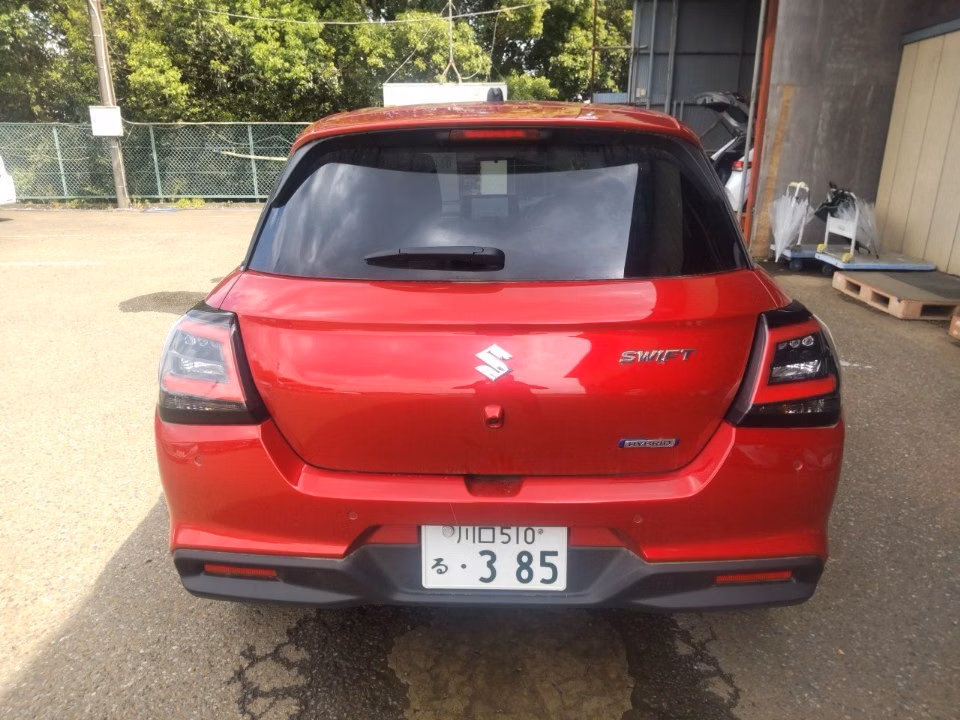 SUZUKI SWIFT