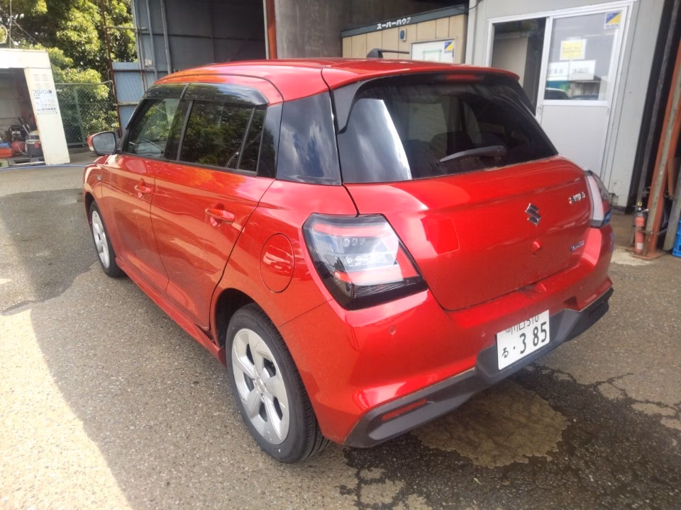 SUZUKI SWIFT