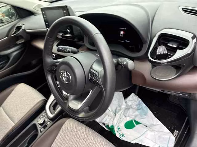 TOYOTA YARIS CROSS