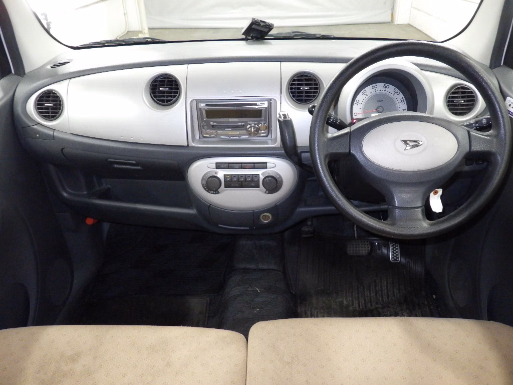 DAIHATSU MOVE LATTE