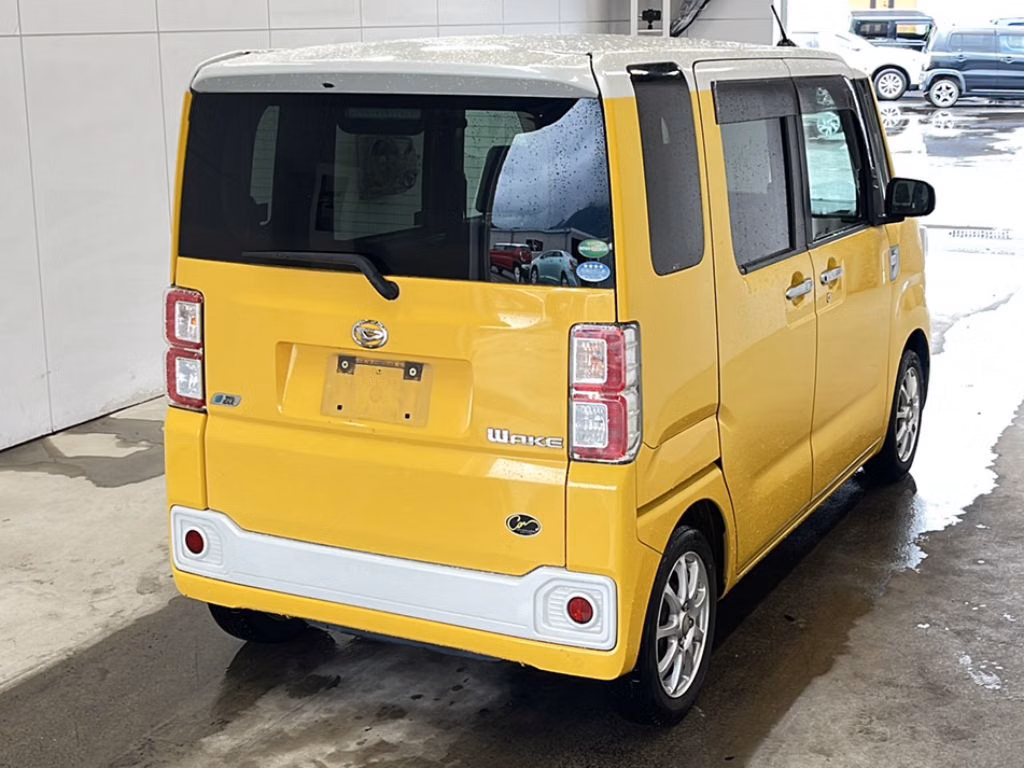 DAIHATSU WAKE