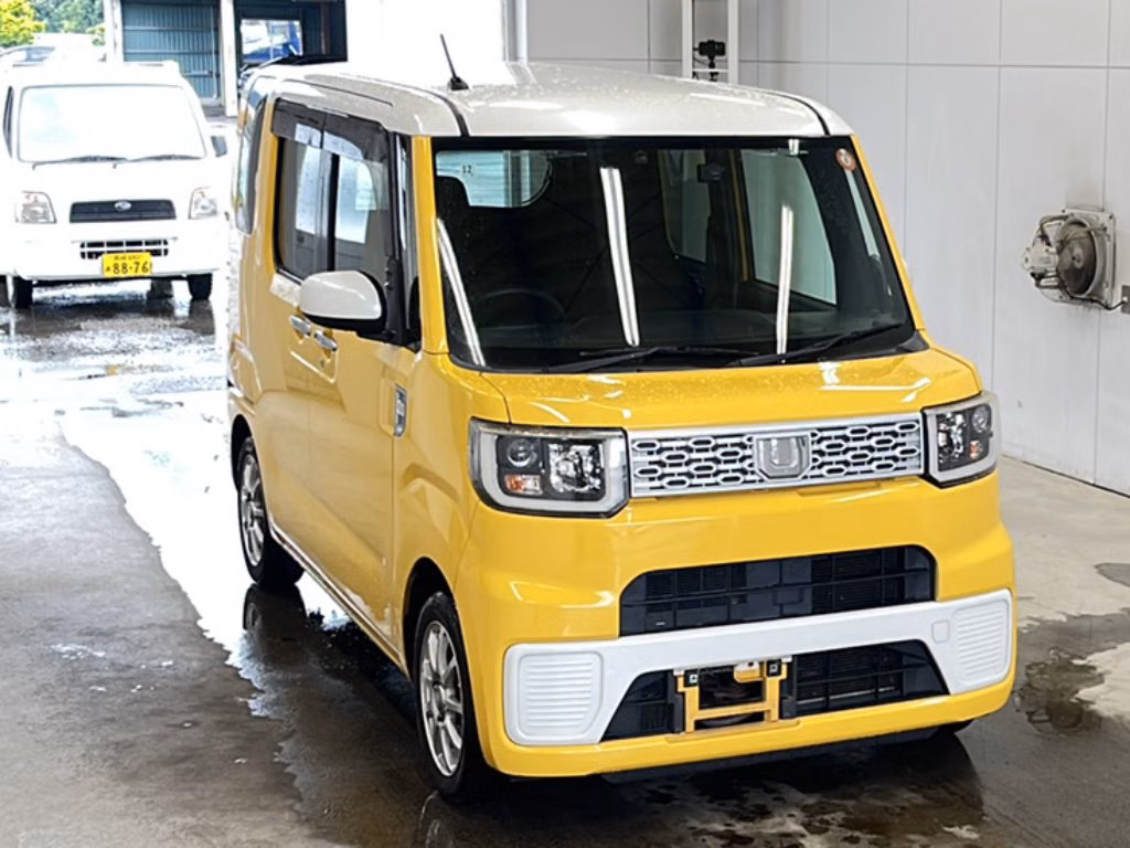 DAIHATSU WAKE
