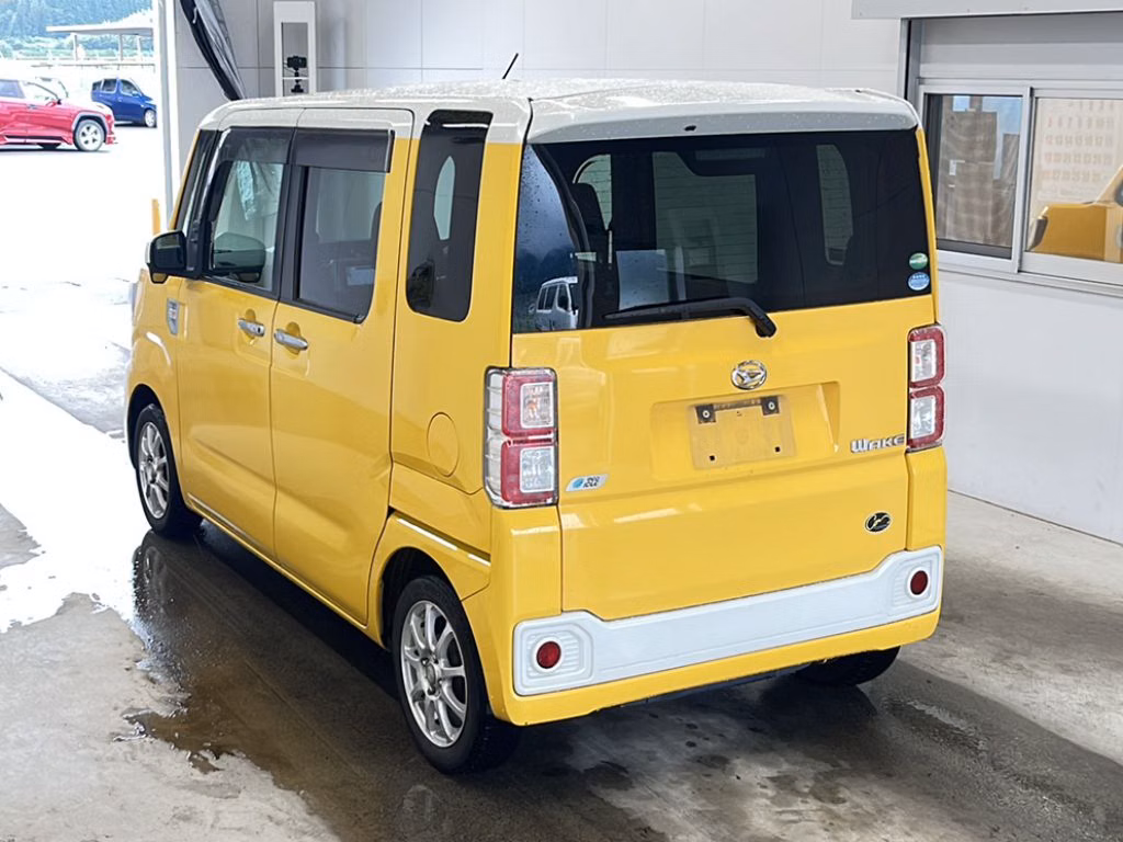 DAIHATSU WAKE