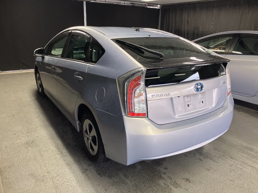 TOYOTA PRIUS