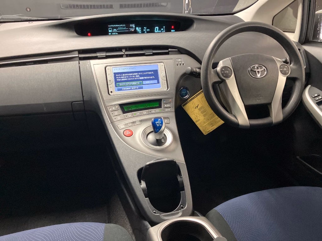 TOYOTA PRIUS