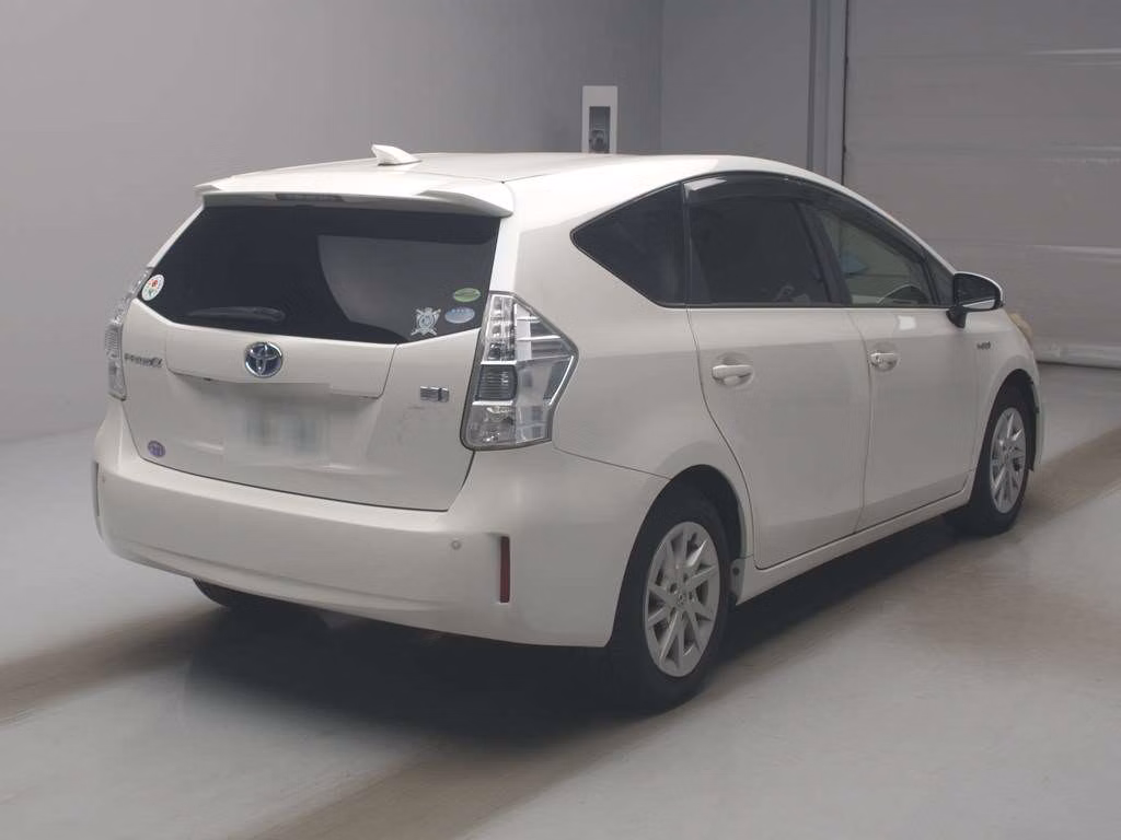 TOYOTA PRIUS ALPHA