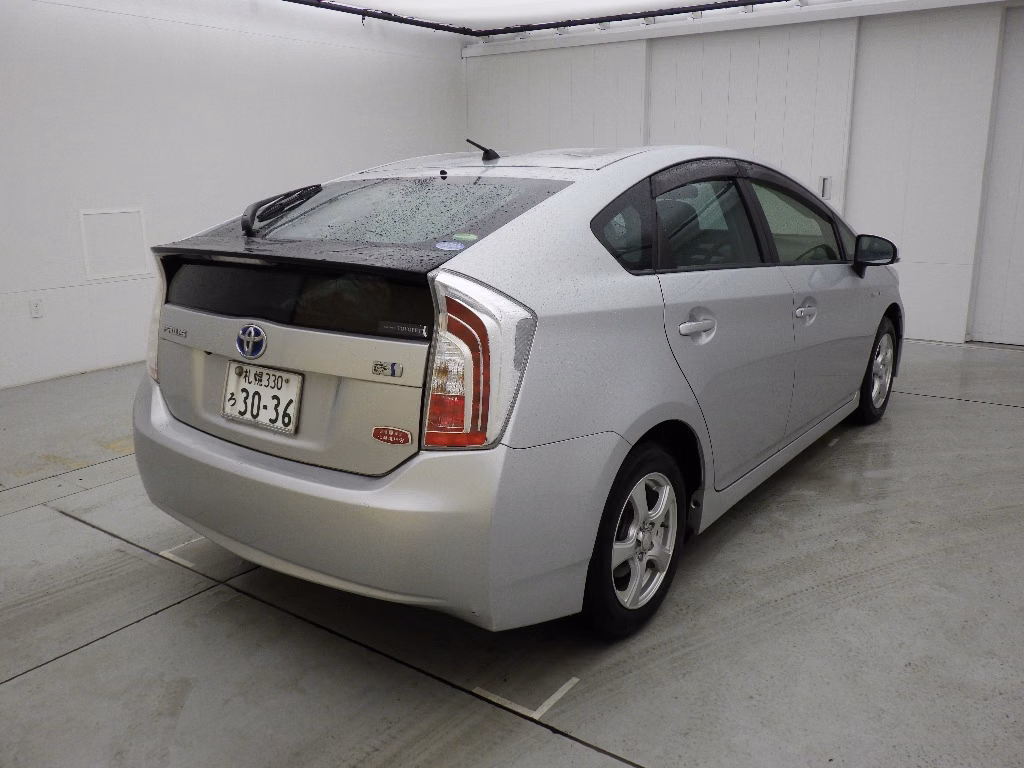 TOYOTA PRIUS