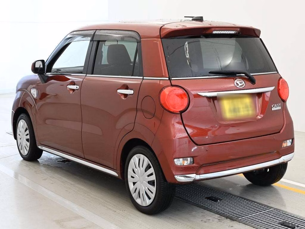 DAIHATSU CAST