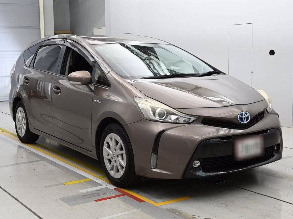 TOYOTA PRIUS ALPHA