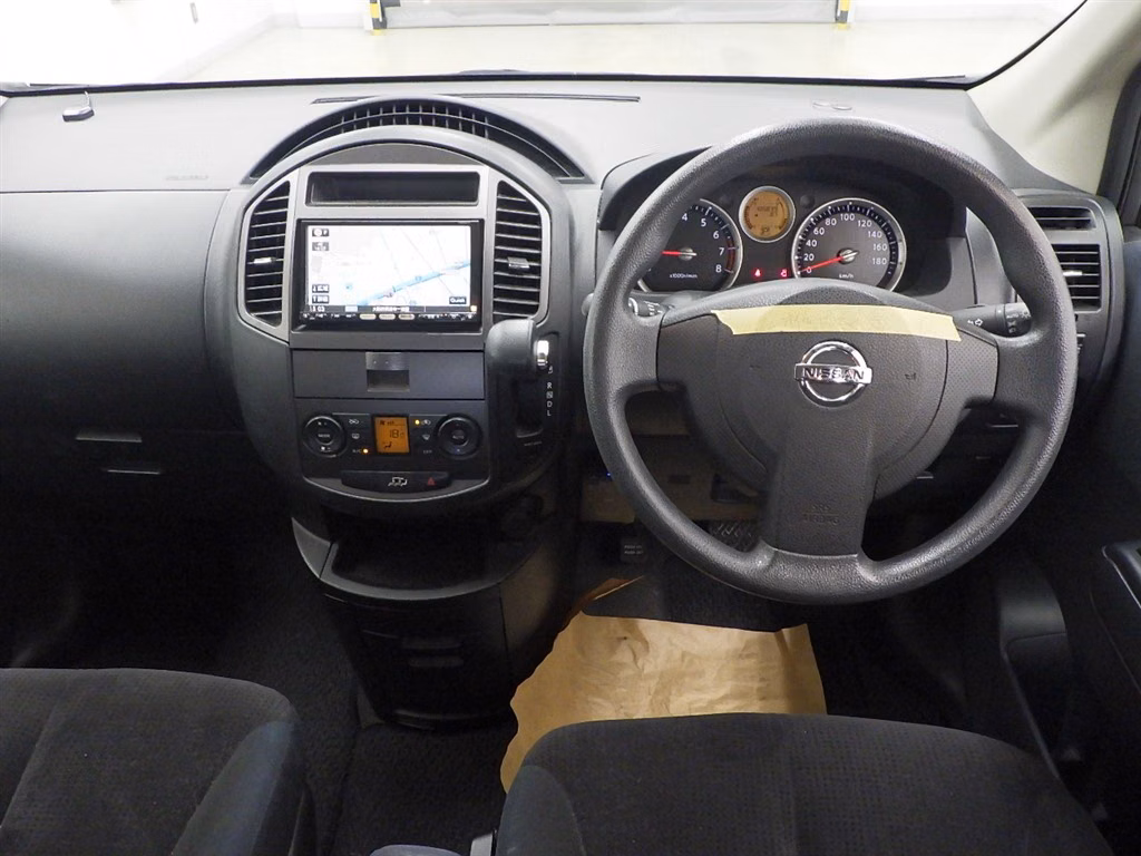 NISSAN LAFESTA